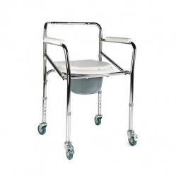 Silla con 4 ruedas y baño